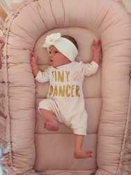 Prikaži podrobnosti za Gnezdece z volančki BOMBAŽ Infantilo PINK Slika Gnezdece z volančki BOMBAŽ Infantilo PINK