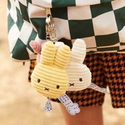 Prikaži podrobnosti za Miffy zajček obesek za ključe ECO Corduroy Tiny Offwhite Slika Miffy zajček obesek za ključe ECO Corduroy Tiny Offwhite