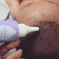 Prikaži podrobnosti za Kokoso Baby® Happy Krema za lasišče - proti temencam 50ml Slika Kokoso Baby® Happy Krema za lasišče - proti temencam 50ml
