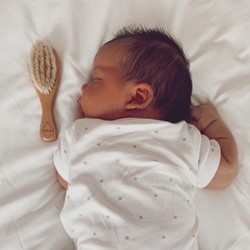 Prikaži podrobnosti za Kokoso Baby® Naravna otroška krtača za lase Slika Kokoso Baby® Naravna otroška krtača za lase
